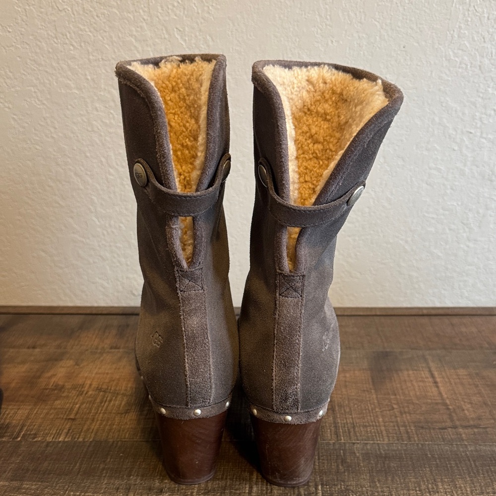UGG Lynnea Clog Booties - Picture 5 of 10